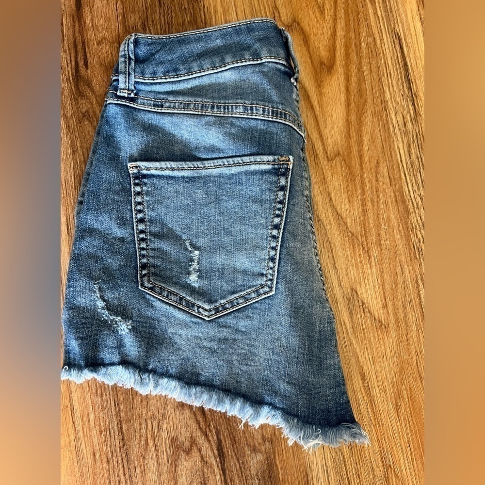 Rewash Denim Shorts Super Highrise Size 3/26 New with Tags - Picture 2 of 3